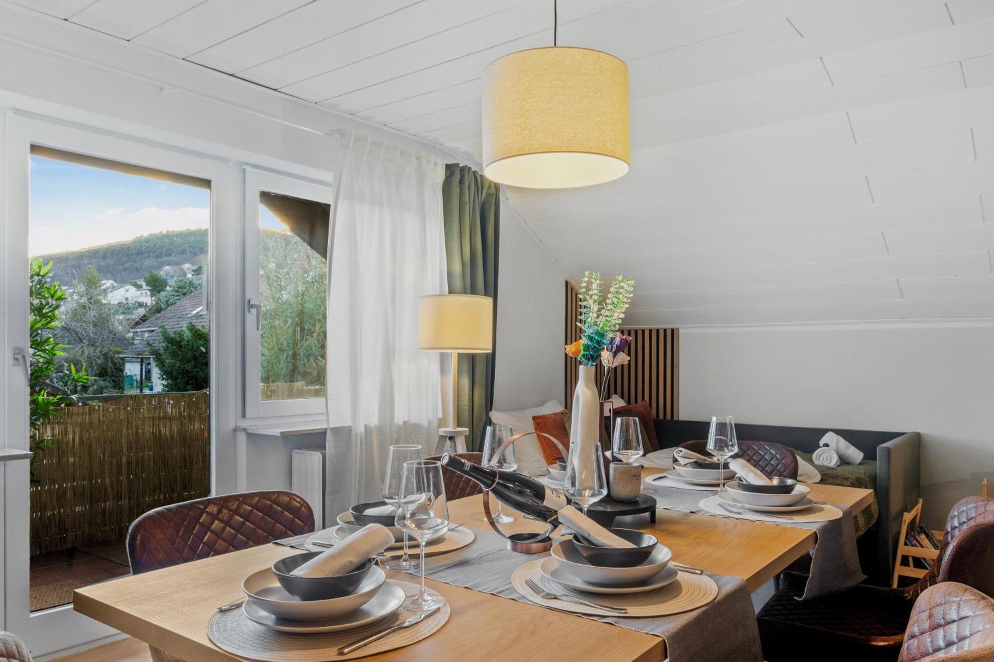 Upper Room: Apartment Mit Exklusiver Ausstattung-Ausblick Auf Weinberge&Mandelbluetenpfad Neustadt an der Weinstrasse Exterior photo
