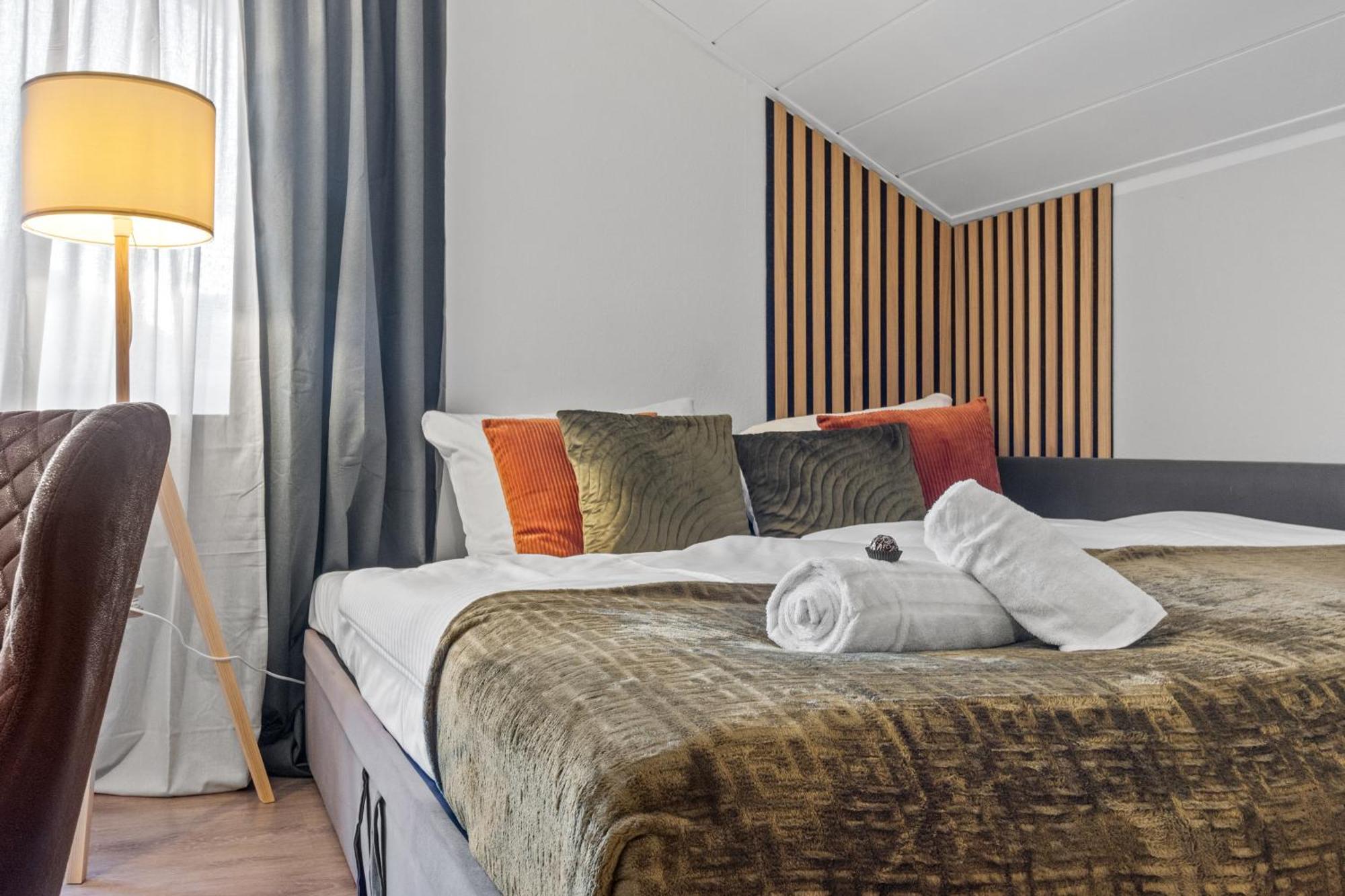 Upper Room: Apartment Mit Exklusiver Ausstattung-Ausblick Auf Weinberge&Mandelbluetenpfad Neustadt an der Weinstrasse Exterior photo
